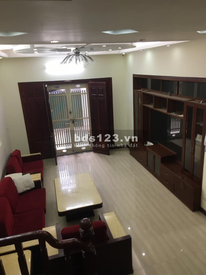 Bán nhà nguyên căn phố Tân Mai, Quận Hoàng Mai, pháp lí chính chủ, diện tích 50m2, lhcc