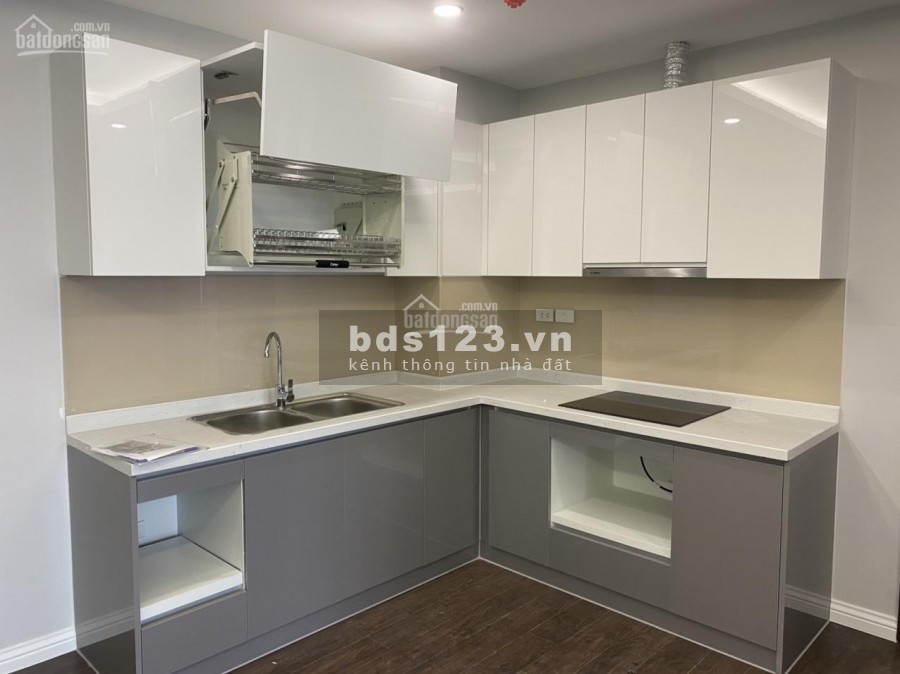 Bán căn góc tầng cao view Hồ Tây giá tốt+ nội thất chủ đầu tư giá bán 3.8 tỷ, sổ sẵn