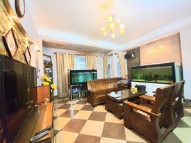 Nhà mặt Hồ tây siêu rẻ đẹp, mặt tiền 7m, diện tích sử dụng 80m2, đúc kiên cố 6 tầng, giá 12,5 tỷ
