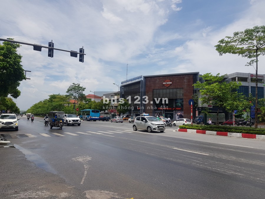Cần bán 47m2, đất giá 5x tỷ, ô tô vào đất gần phố Ngô Gia Tự Long Biên, ngõ thông, lhcc