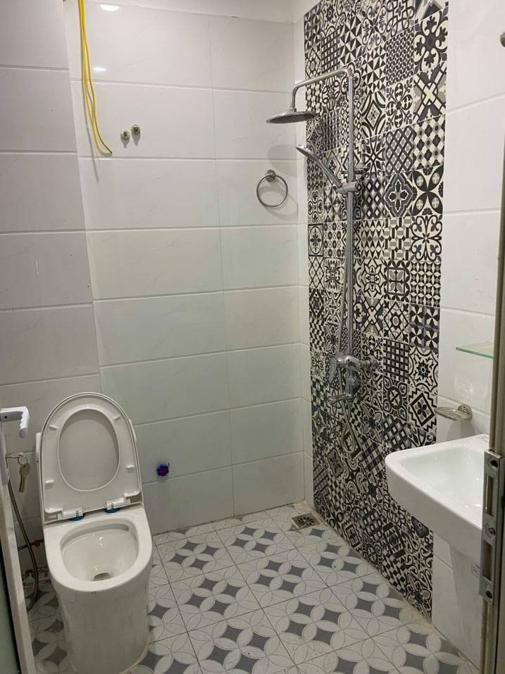 Bán nhà Kim Giang diện tích sử dụng 50m2, 6 phòng ngủ, Ô tô Đỗ Cửa chỉ nhỉnh 3 tỷ
