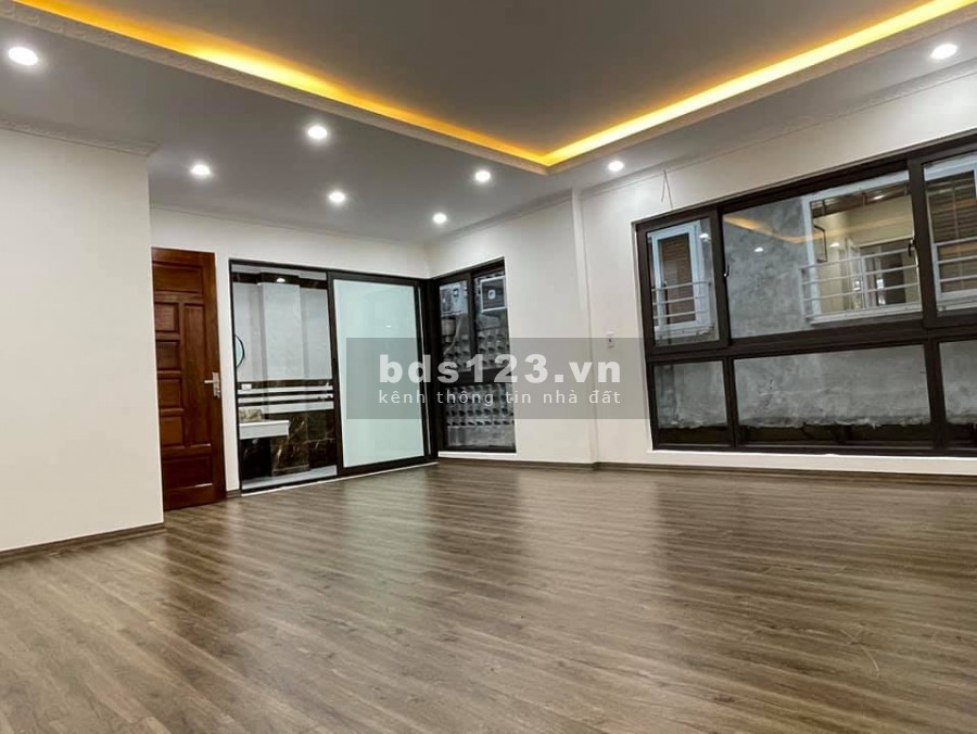 Bán nhà đẹp nhất Quận Thanh Xuân, diện tích sử dụng 41m2, giá bán 5.5 tỷ sổ đỏ vuông vắn