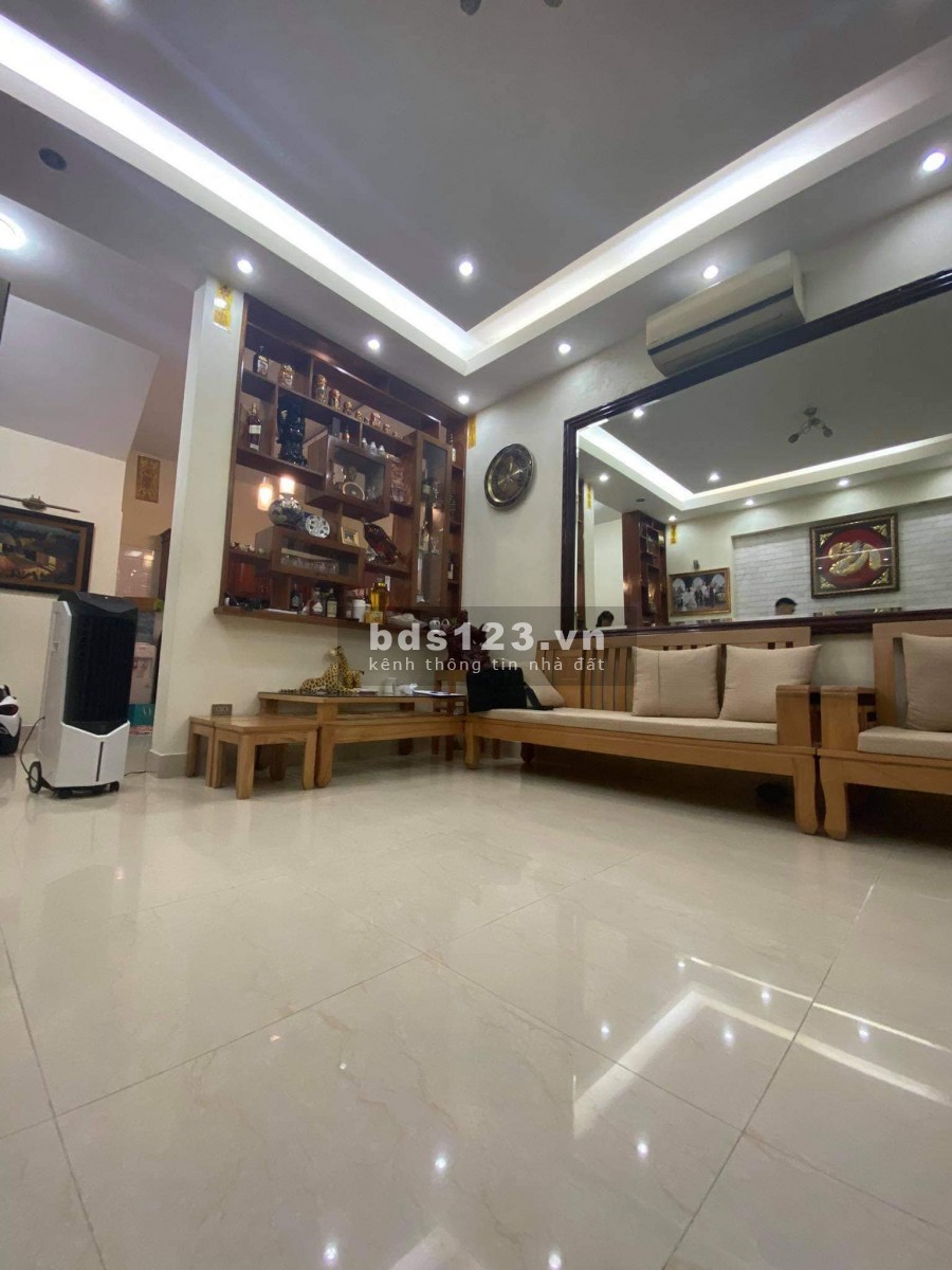 Bán nhà Khâm Thiên 46m2 4.2 tỷ. Ngõ rộng thông thoáng, gần phố. Nhà đẹp ở luôn