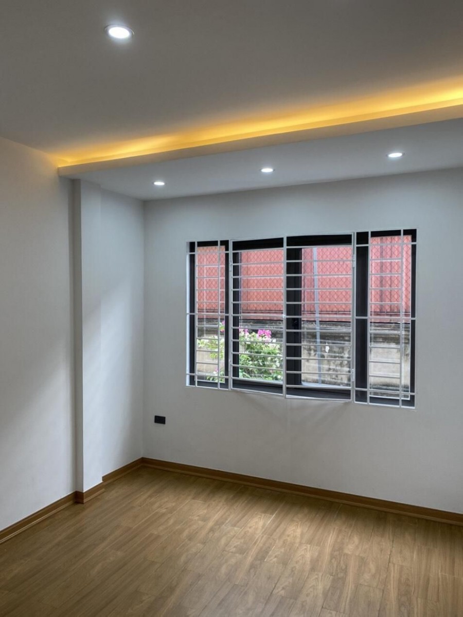 Bán nhà Đường Lâm Du, Bồ Đề Quận Long Biên, đúc 4 tầng giá bán chỉ 3 tỷ, lh 0975298892