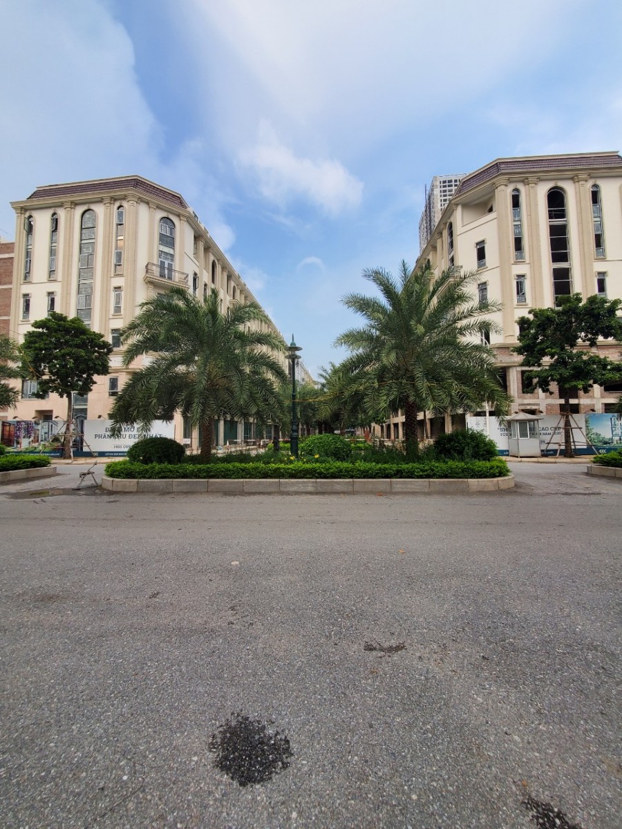 Chủ nhà bán cắt lỗ shophouse 2 mặt tiền Him Lam Vạn Phú, đúc kiên cố 6 tầng sổ sẵn chính chủ