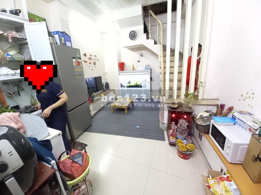 Một nhà ra mặt ngõ ô tô tránh, sát phố bán nhà Khuất Duy Tiến, dt 15/18m2, 5 tầng, giá 1.96 tỷ