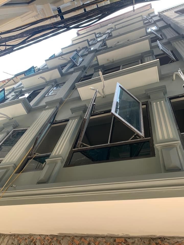 Bán apartment mặt tiền Hoàng Quốc Việt mới kính koong tổng cộng 30 phòng khép kín