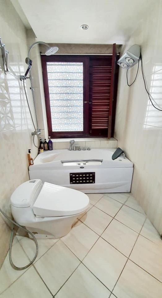 Bán nhà Tôn Thất Tùng 5 tầng thiết kế mới đẹp tiện ích khu dân trí cao, tiện ích đầy đủ