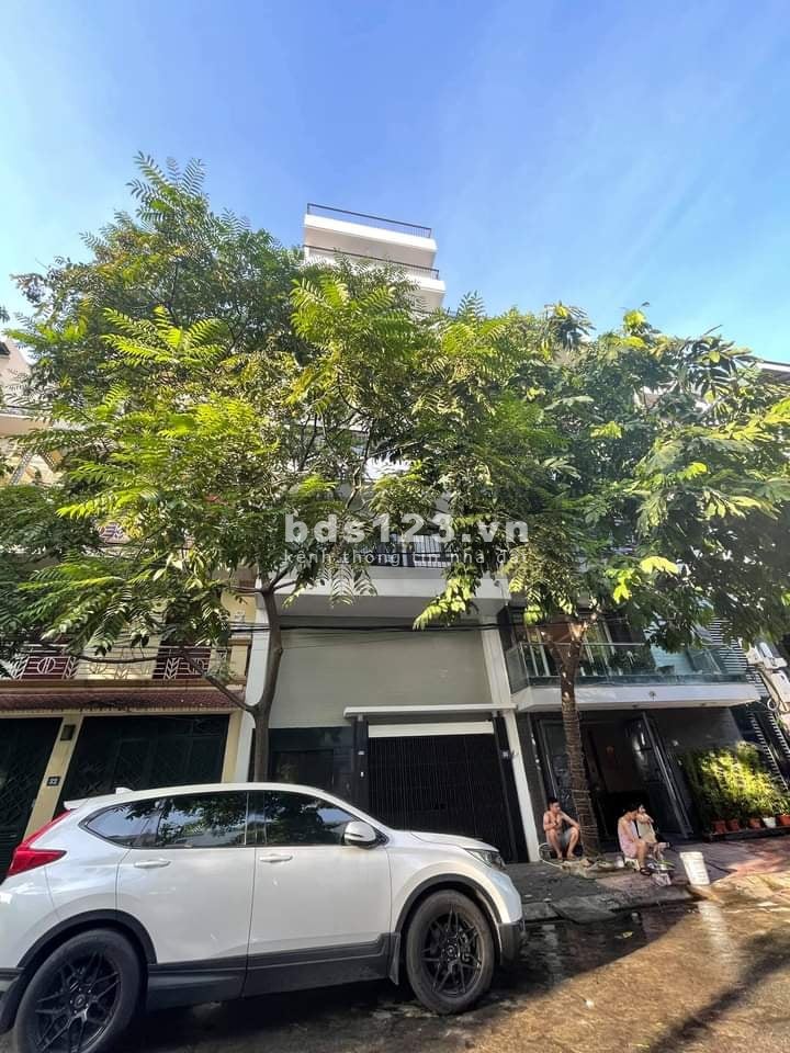 Bán nhà mới Đức Giang ô tô 16 chỗ đỗ cửa, diện tích sử dụng 44m2 giá chào 3.9 tỷ