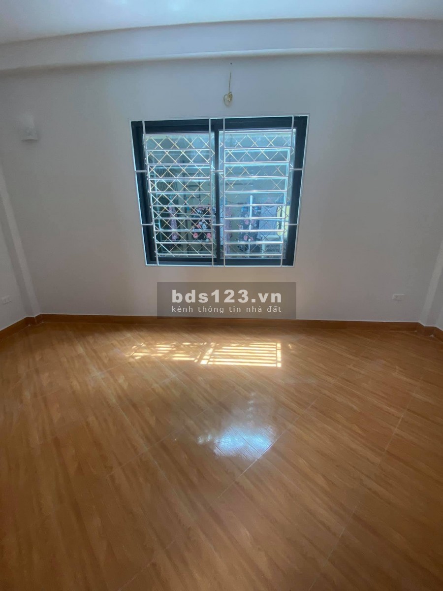 Bán nhà cạnh Hồ Ben, Thạch Bàn diện tích sử dụng 64m2, mt 4m, 3 tầng giá bán chỉ 2.9 tỷ