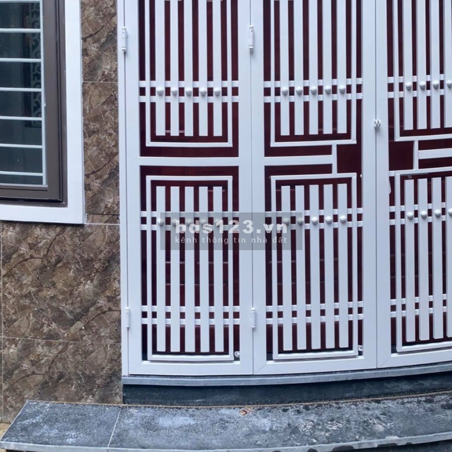 Bán nhà cạnh Hồ Ben, Thạch Bàn diện tích sử dụng 64m2, mt 4m, 3 tầng giá bán chỉ 2.9 tỷ
