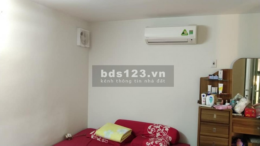 Bán nhà mặt ngõ Đường Giáp Bát. Diện tích 78m2. 4 Tầng. Mặt tiền 7m. Giá 5.9 Tỷ.