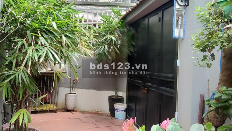 Bán nhà mặt ngõ Đường Giáp Bát. Diện tích 78m2. 4 Tầng. Mặt tiền 7m. Giá 5.9 Tỷ.