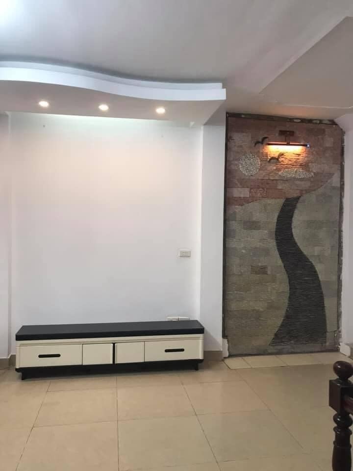Bán Nhà Ngõ 1194 đường Láng 30m đúc kiên cố 5 tầng, mặt tiền 5.8m, giá bán 2.99 tỷ