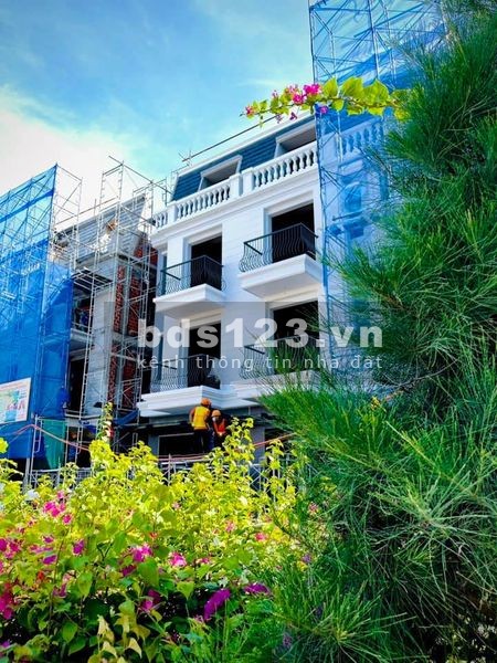 Nhà phố cao cấp shophouse thương mại Richmond Quy Nhơn, giá chỉ 68 triệu/m2 sổ từng căn