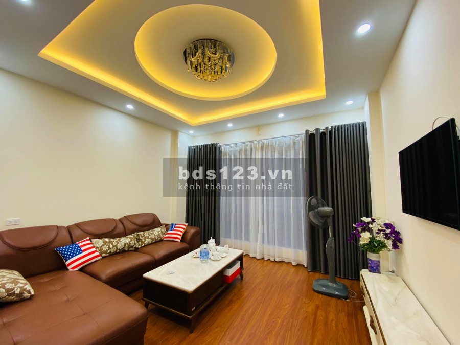 Nhà siêu đẹp Phố Nguyễn Ngọc Vũ 6 tầng mặt tiền thoáng 6,5 tỷ , e Hưng O568494444
