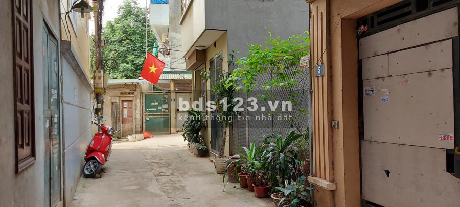 Bước chân khỏi cửa là ra phố bán nhà diện tích 30m2 4 tầng Bạch Mai giá chỉ 1.8 tỷ