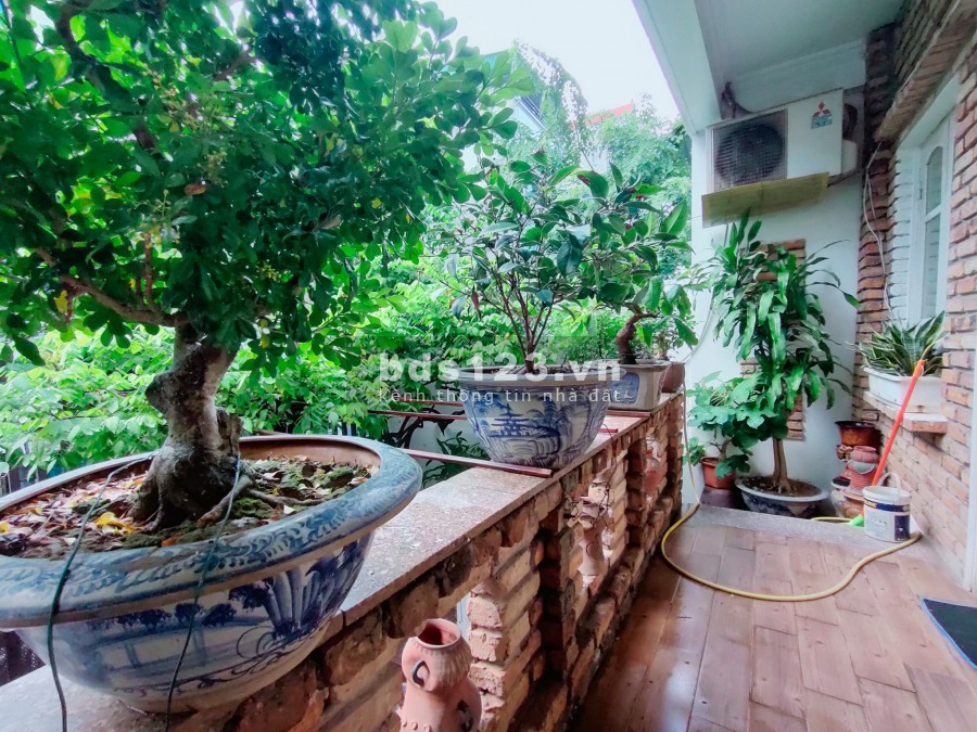 Chính chủ bán nhà Hoàng Như Tiếp, Long Biên, diện tích 161m2, 4 tầng, gara, nhỉnh 17 tỷ