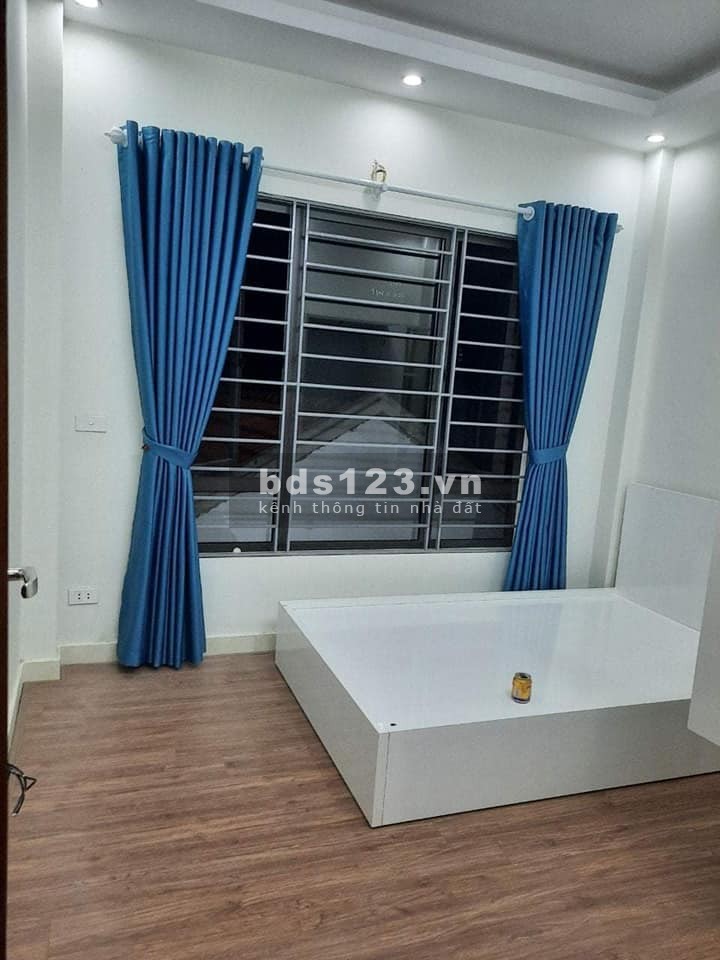 Bán gấp nhà Cổ Điển huyện Thanh Trì 40mét, đúc kiên cố 4 tầng giá 2.25 tỷ Liên hệ: 0379146261