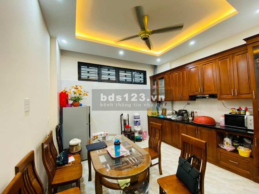 Nhà siêu đẹp Phố Nguyễn Ngọc Vũ 6 tầng mặt tiền thoáng 6,5 tỷ , e Hưng O568494444
