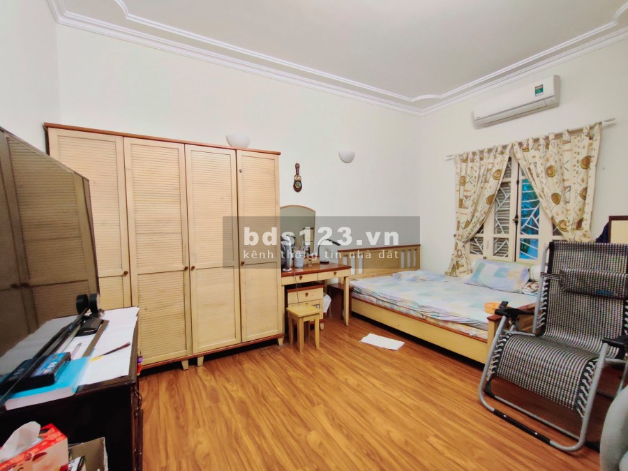 Chính chủ bán nhà Hoàng Như Tiếp, Long Biên, diện tích 161m2, 4 tầng, gara, nhỉnh 17 tỷ