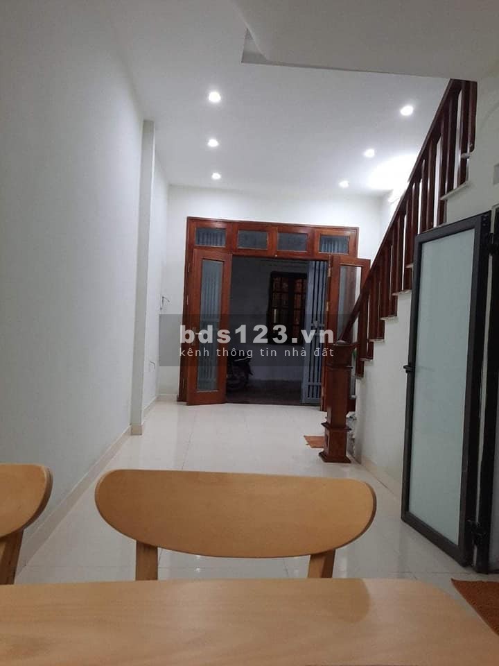 Bán gấp nhà Cổ Điển huyện Thanh Trì 40mét, đúc kiên cố 4 tầng giá 2.25 tỷ Liên hệ: 0379146261