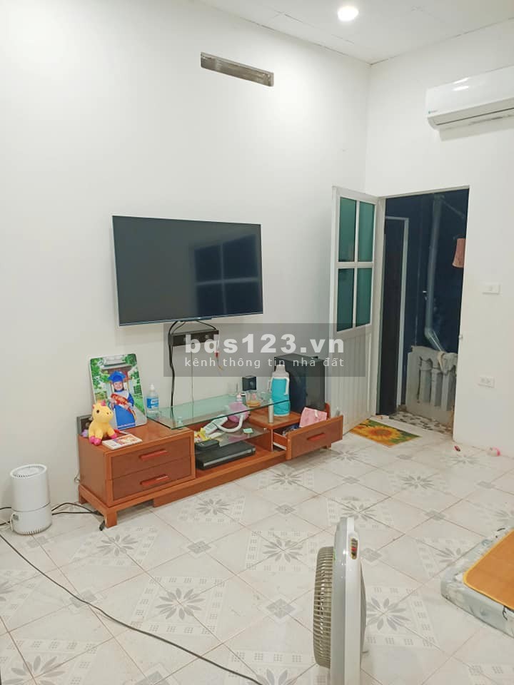 Bán nhà nguyên căn Trương Định, gần phố đẹp lung linh dt 20.9m2, giá hơn 1 tỷ, sổ sẵn