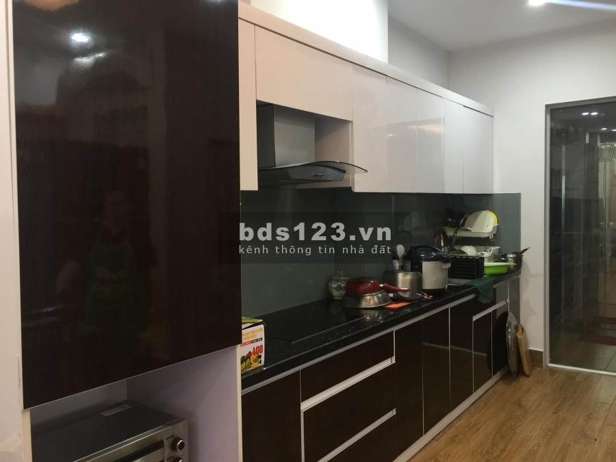 Bán nhà thang máy phố Trần Quốc Hoàn, ngõ rộng ô tô đỗ cửa, nguyên căn 7 tầng đúc