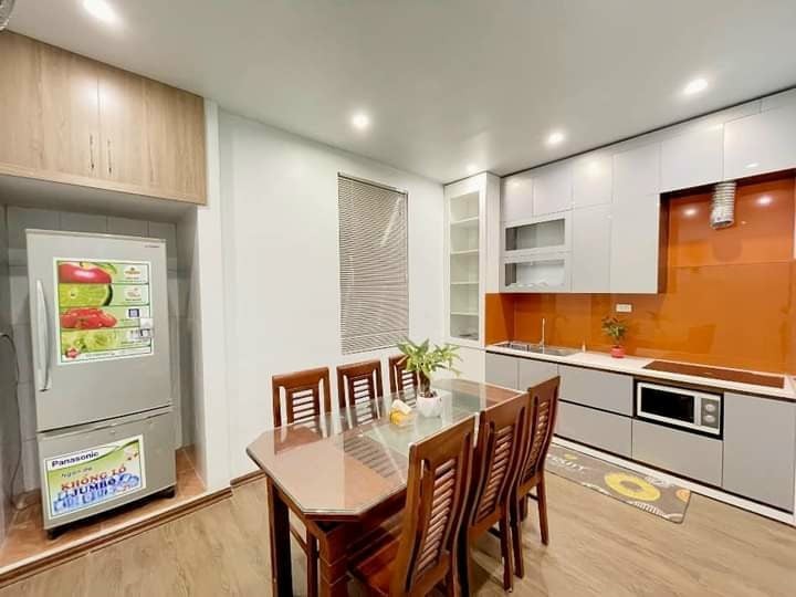 Chính chủ cần bán nhà trung tâm Quận Thanh Xuân, dt 75m2, 4 tầng, mt 4.8m, 4 phòng ngủ, 4WC