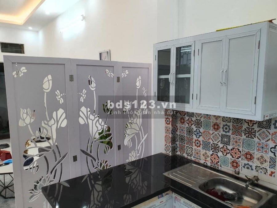 Bán nhà Nguyễn Lương Bằng. Sát phố, ô tô. Nhà đẹp xách đồ ở luôn dt 26m2 giá 2.35 tỷ