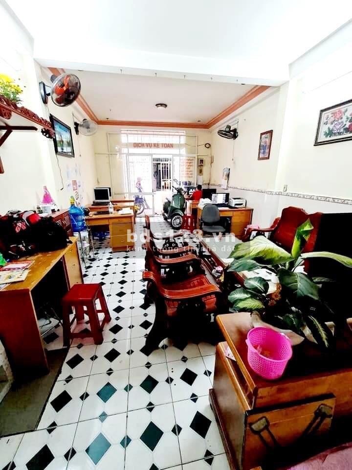 Nhà siêu rẻ siêu hiếm Phạm Văn Bạch, dtsd 84m2, sát bên chợ, kinh doanh tốt, giá 5.25 tỷ