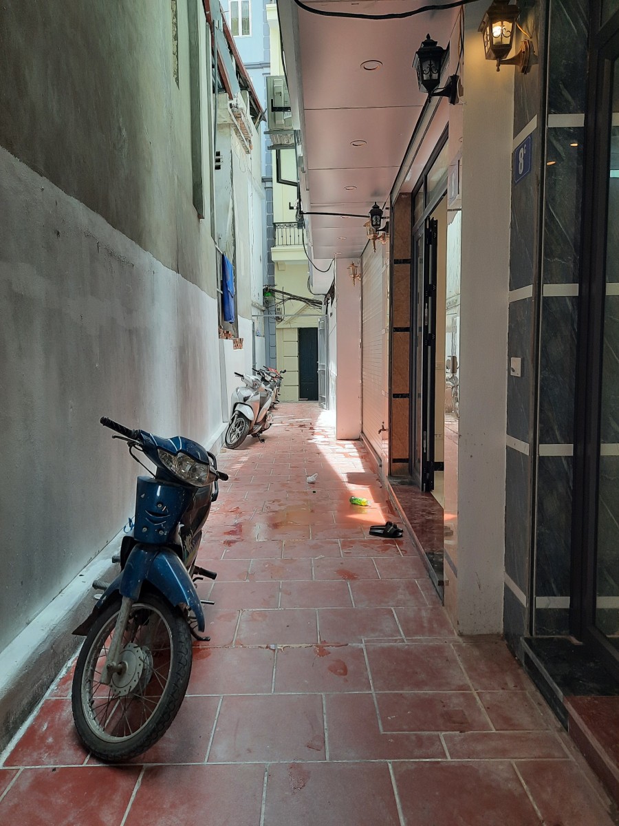 Bán nhà ngõ phố 8-3, thông Hòa Bình 7, dtsd 35m2, full 5 tầng, ngõ thẳng, giá 3.45 tỷ
