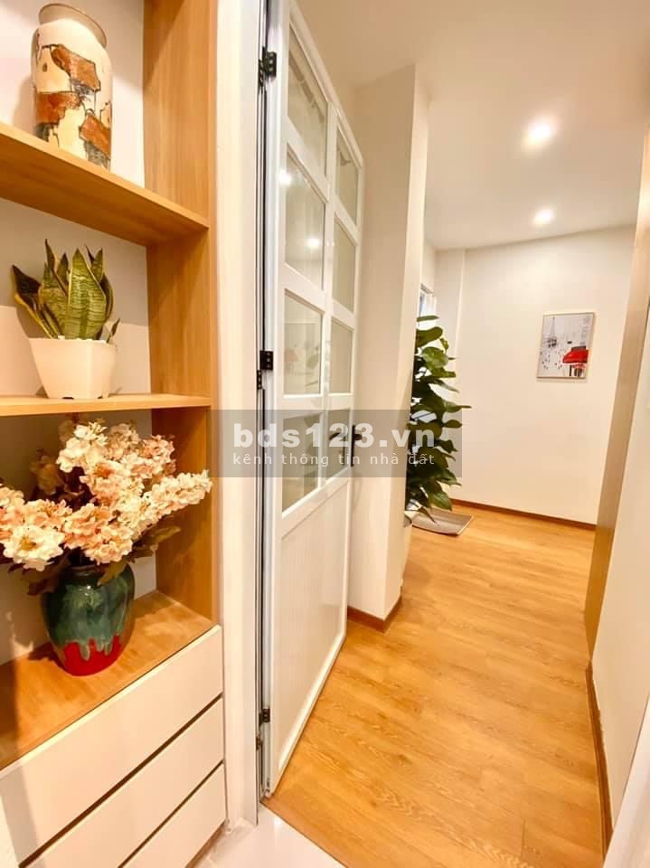 Nhà siêu đẹp, giá siêu rẻ, Đường Láng, Lô Góc diện tích 38m2, 5 tầng, giá 3,8 tỷ