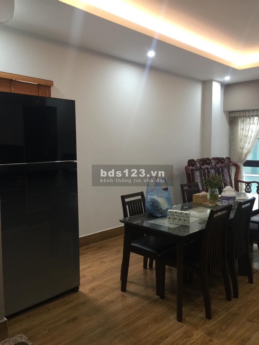 Bán nhà thang máy phố Trần Quốc Hoàn, ngõ rộng ô tô đỗ cửa, nguyên căn 7 tầng đúc