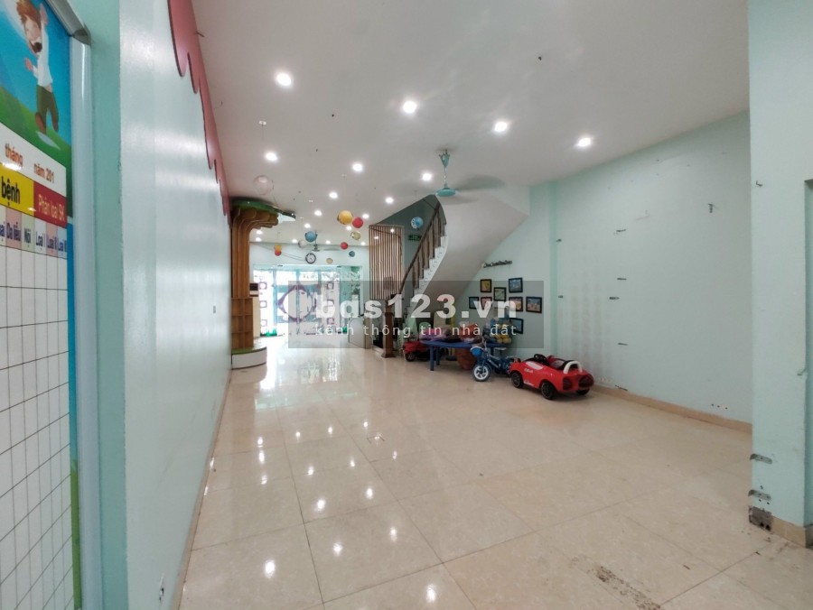 Bán căn góc Minh Khai 90m2, M.tiền 5.1, Ôtô chánh, sống sướng, KD mọi dòng tiền LH: 0983599927