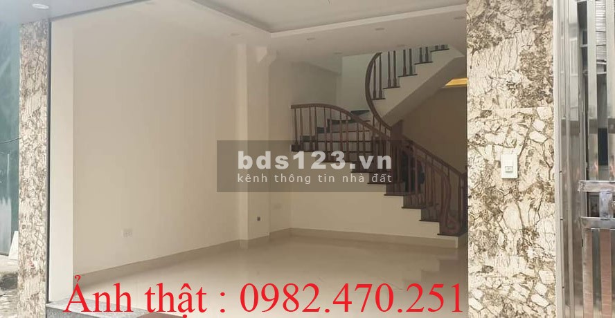 Bán nhà Lê Trọng Tấn, Quận Hà Đông, ô tô dtsd 42m2 4 tầng, 4.2m mặt tiền giá bán 4.35 tỉ.