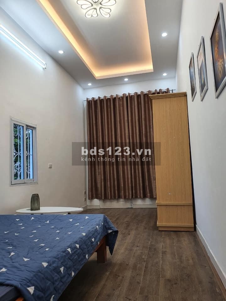 Bán nhà Nguyễn Lương Bằng. Sát phố, ô tô. Nhà đẹp xách đồ ở luôn dt 26m2 giá 2.35 tỷ