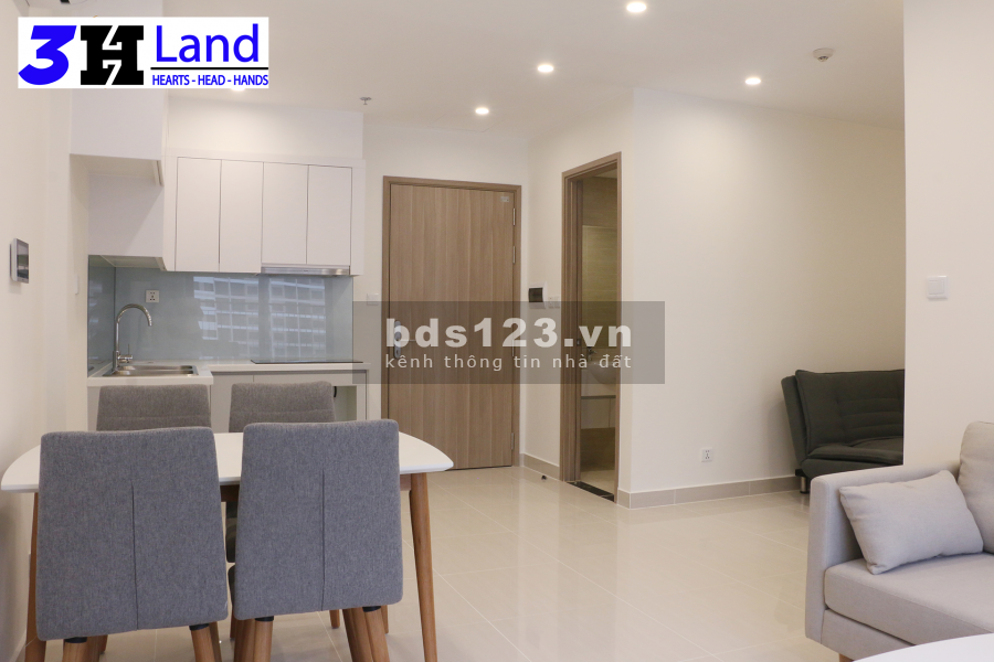 Chính chủ cho thuê căn 1 phòng ngủ 43m2 nội thất ơ bản 6,5tr tại Vinhomes Smart City