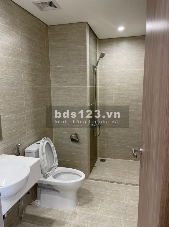 Cho thuê căn hộ chính chủ tầng cao 3 phòng ngủ, giá 7tr Vinhomes Smart City bàn giao ngay