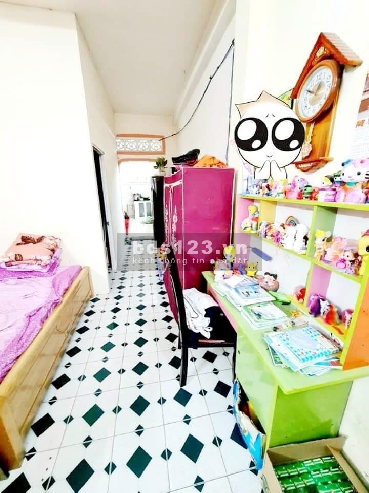 Nhà siêu rẻ siêu hiếm Phạm Văn Bạch, dtsd 84m2, sát bên chợ, kinh doanh tốt, giá 5.25 tỷ