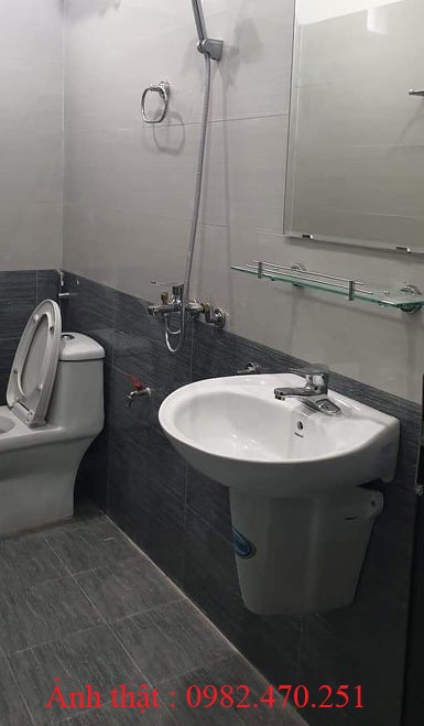 Bán nhà Lê Trọng Tấn, Quận Hà Đông, ô tô dtsd 42m2 4 tầng, 4.2m mặt tiền giá bán 4.35 tỉ.