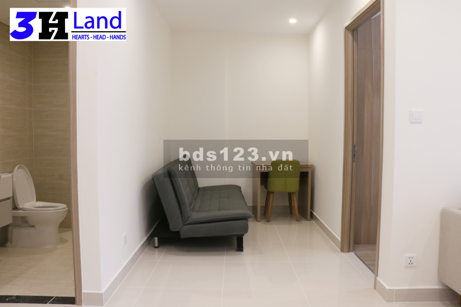 Chính chủ cho thuê căn 1 phòng ngủ 43m2 nội thất ơ bản 6,5tr tại Vinhomes Smart City