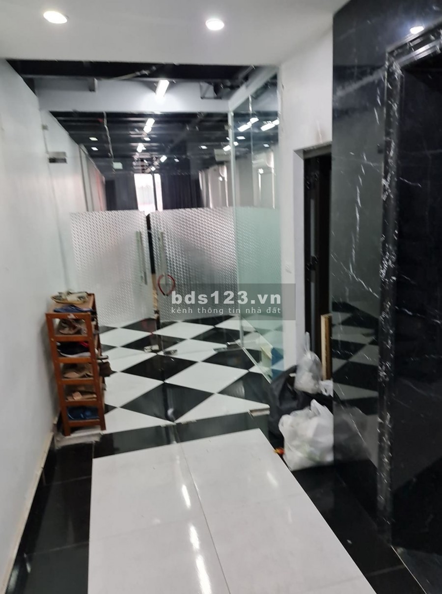 Bán nhà mặt phố Nguyễn Trãi Quận Thanh Xuân dtsd 120m2, 8 tầng, mt 4.5m, vỉa hè 3m- 39.8 tỷ