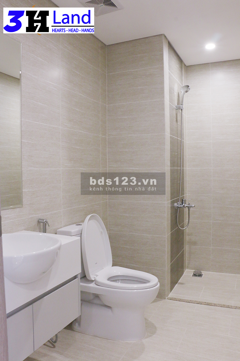 Chính chủ cho thuê căn 1 phòng ngủ 43m2 nội thất ơ bản 6,5tr tại Vinhomes Smart City