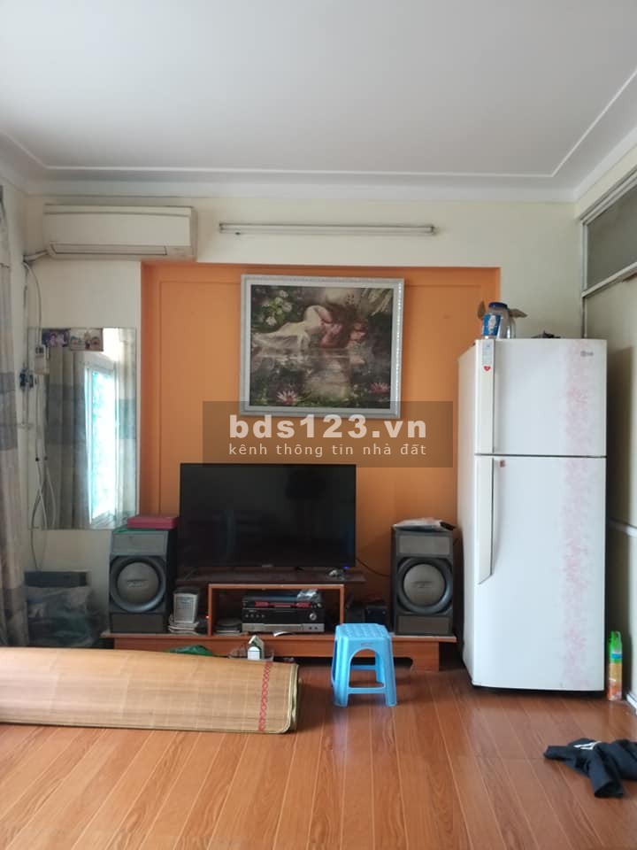 Bán gấp nhà nguyên căn phường Long Biên giá nhỉnh 2 tỷ ô tô gần phố dễ mua