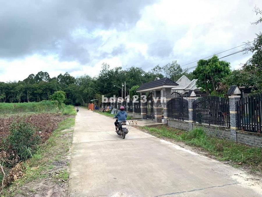 Bán đất nhánh 2 đường lớn lên nhựa, gần bên Cụm KCN Minh Hưng Chơn Thành.