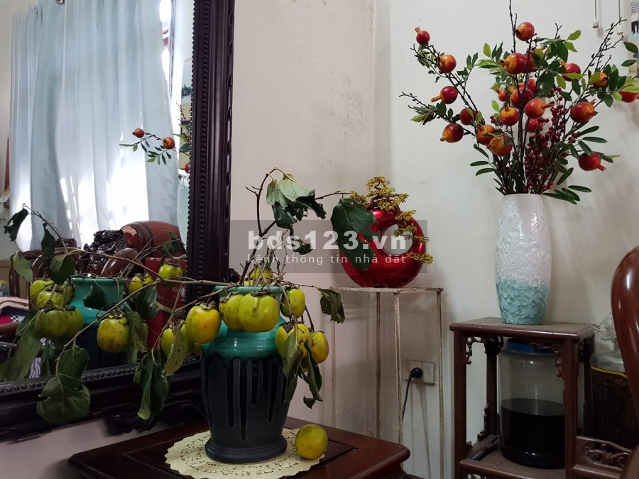 Bán nhà đường Lạc Long Quân, Cầu Giấy, 5 tầng đúc, ô tô, giá bán 4,3 tỷ, lhcc 098.172.2626
