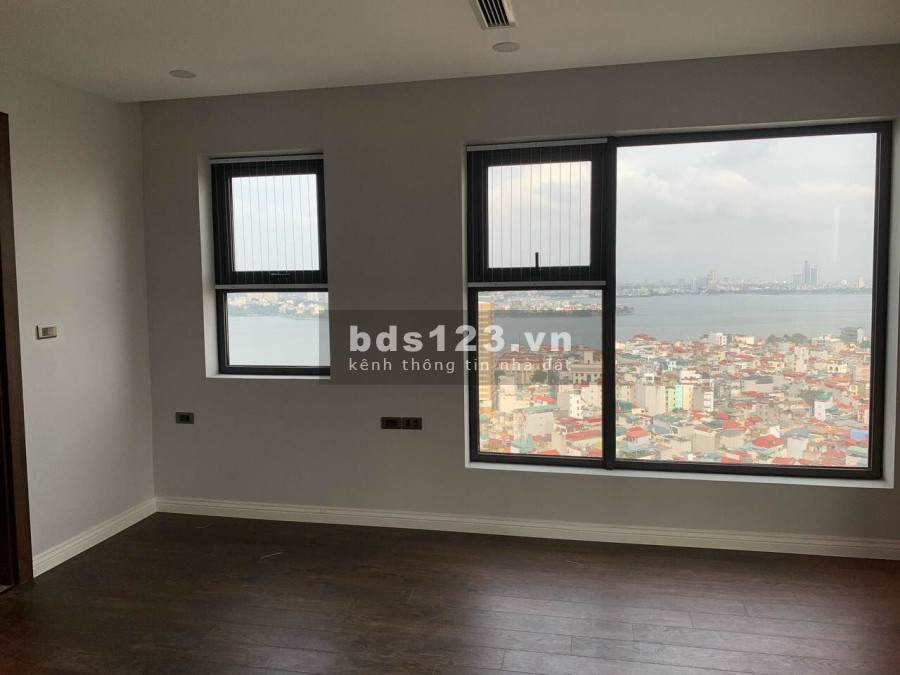 Bán căn góc tầng cao view Hồ Tây giá tốt+ nội thất chủ đầu tư giá bán 3.8 tỷ, sổ sẵn