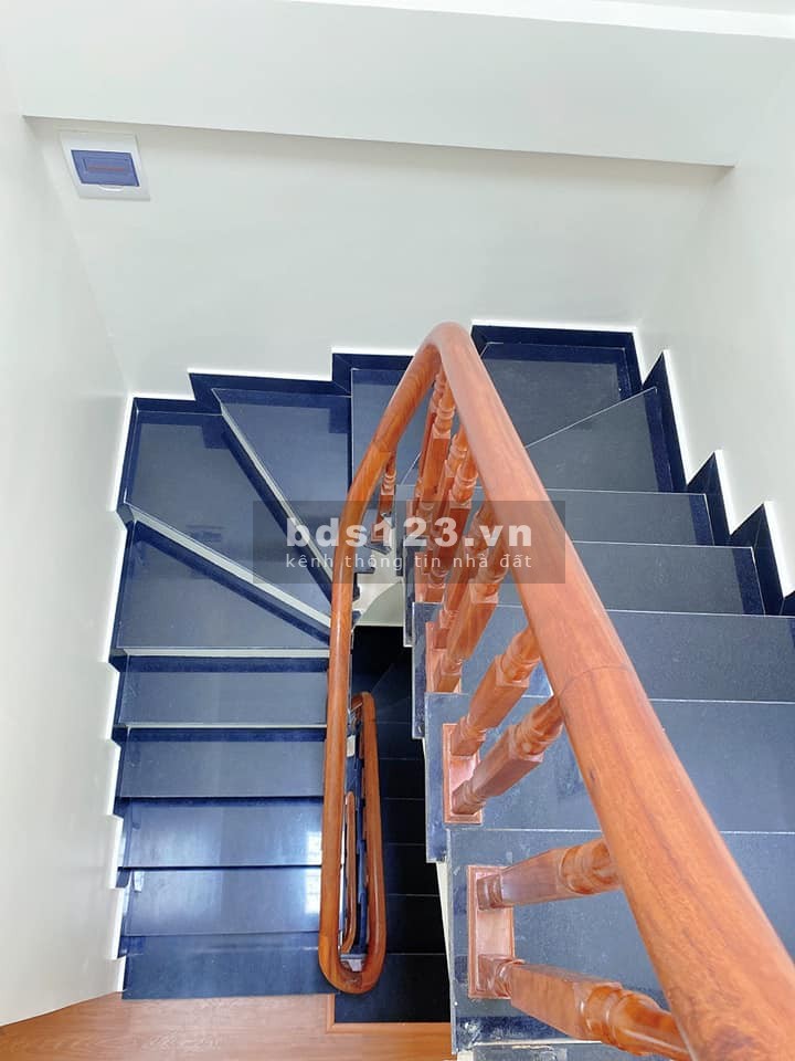 Bán nhà Lâm Du, Bồ Đề diện tích sử dụng 61m² đúc kiên cố 4 tầng mặt tiền 4m nhà mới đẹp.
