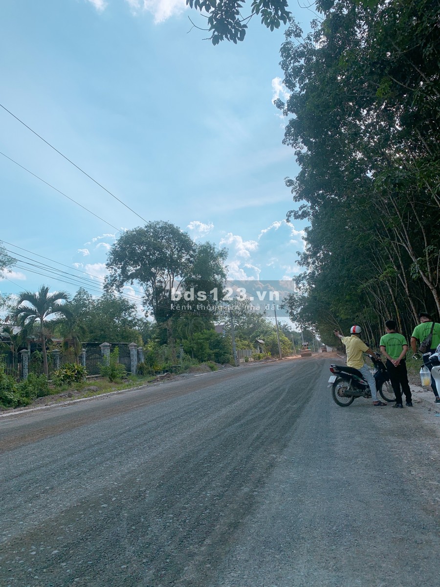 Bán đất nhánh 2 đường lớn lên nhựa, gần bên Cụm KCN Minh Hưng Chơn Thành.